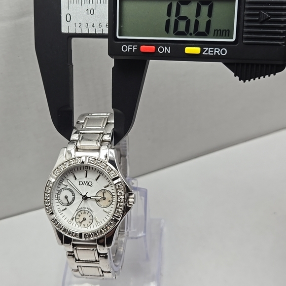 Women’s DMQ Dress Watch Silver Tone Crystal Bezel Multifunction Dial New Battery - Picture 5 of 9